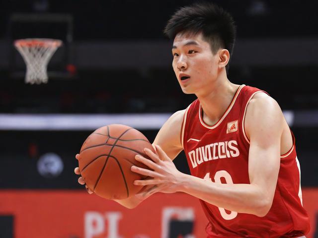 jiuyou.com_ “篮球+健康”全民健身活动广受欢迎，助推体育产业升级，全民健身篮球赛报道